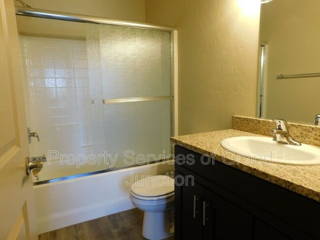 Building Photo - 590 Treviso Ct