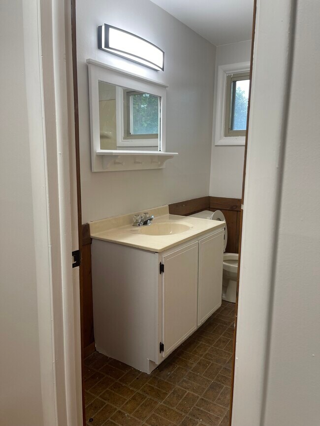 Building Photo - 6 Juniper Ln