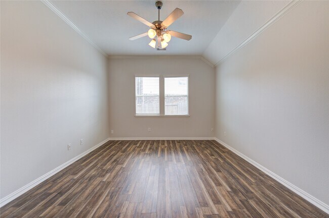 Building Photo - 24615 Lakecrest Bend Dr