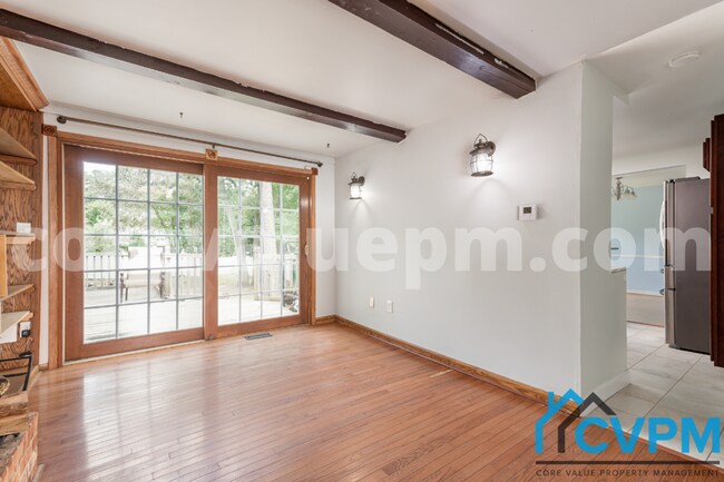 Building Photo - 723 Snowdon Ln