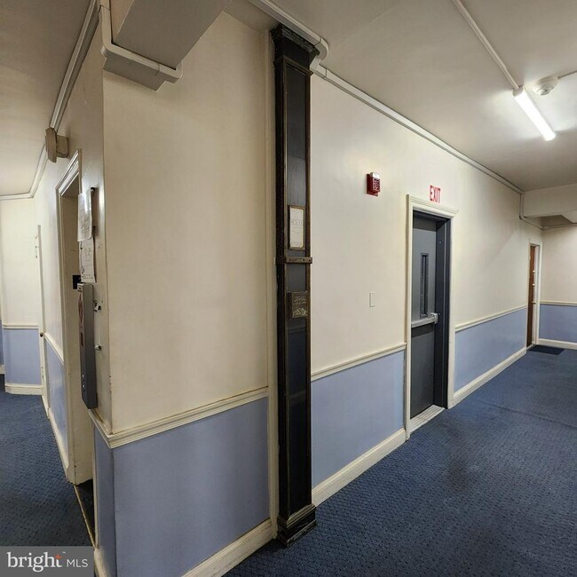 Building Photo - 400 W Hortter St