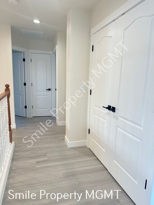 Building Photo - A beautiful 2-story townhouse attached with a single car garage!