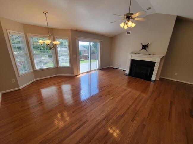 Building Photo - 3 Bed, 2 bath Home Available in Anderson