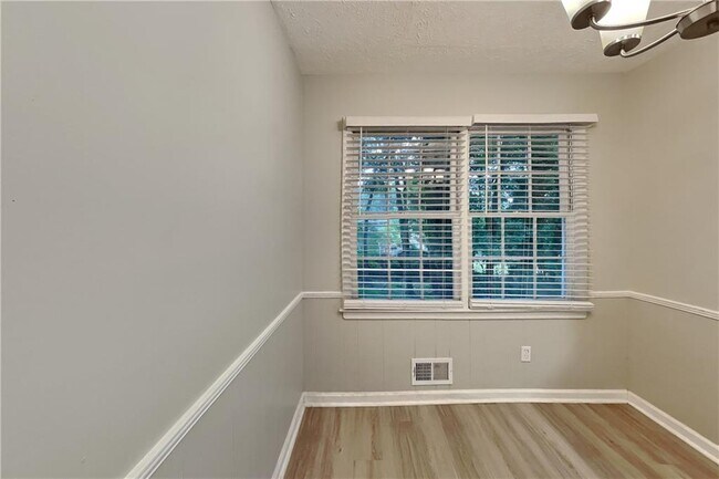 Building Photo - 3643 S Marlborough Dr