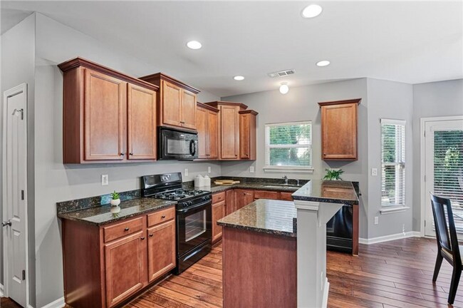 Building Photo - 611 Crosswinds Cir