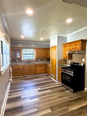 Building Photo - 1444 W 6th Ave