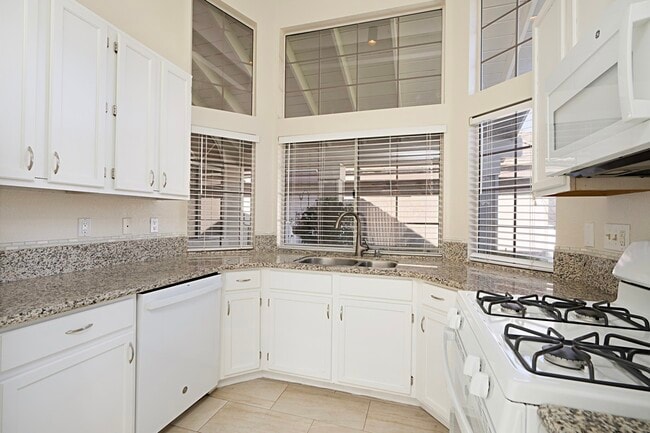 Building Photo - 31594 Corte Salinas