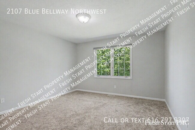 Building Photo - 2107 Blue Bell Way