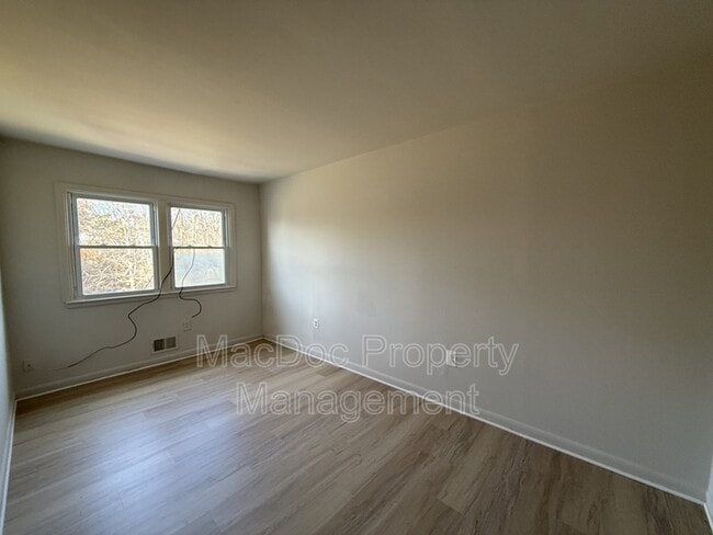 Building Photo - 3456 Beale Ct