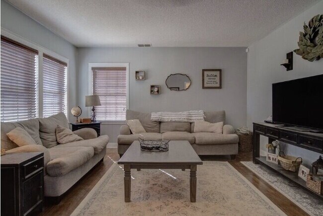 Building Photo - Charming Home in Tech Terrace – Updated & ...