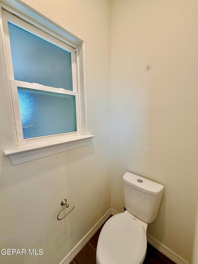 Building Photo - 122 Esther Trl