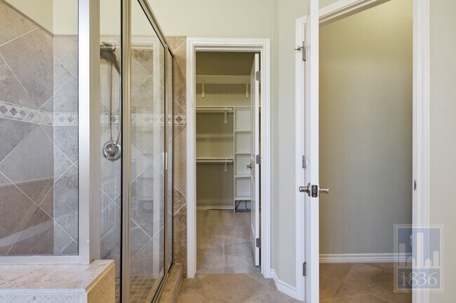 Building Photo - 15105 General Williamson Dr