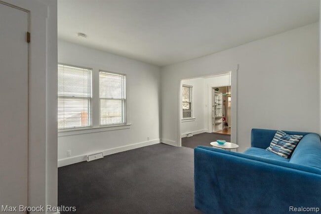 Building Photo - 932 Humphrey Ave