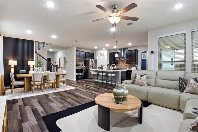 Building Photo - 210 Zuma Dr