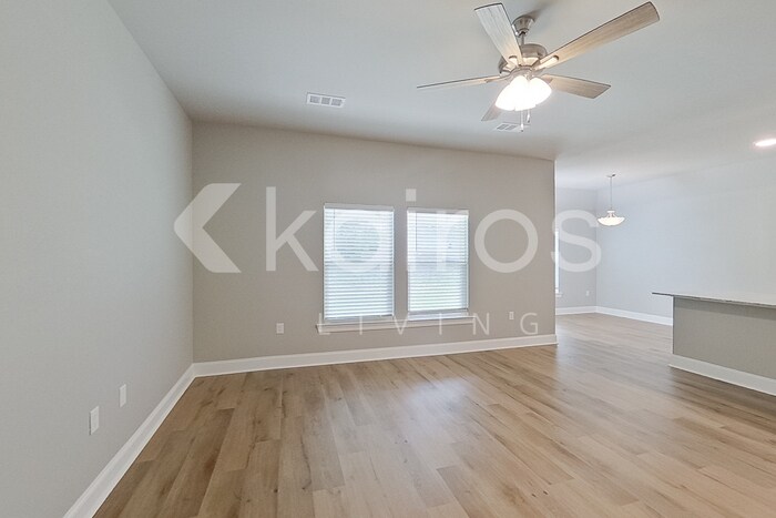 Building Photo - 13799 Pinyon Dr