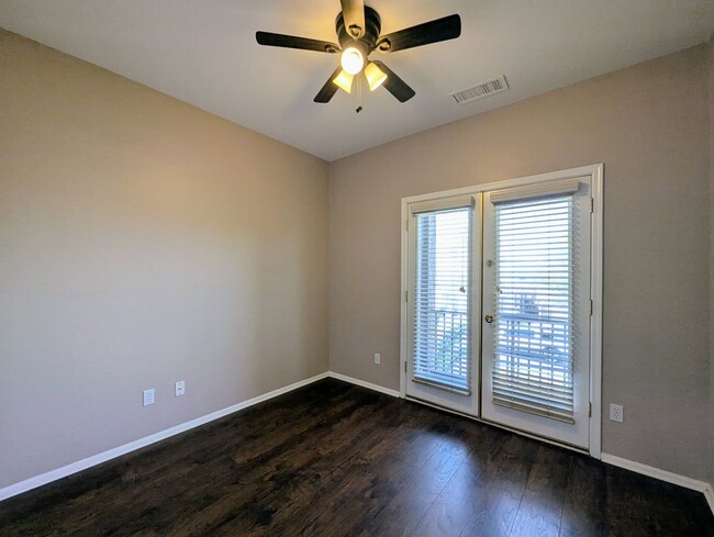 Building Photo - 17453 W Navajo St