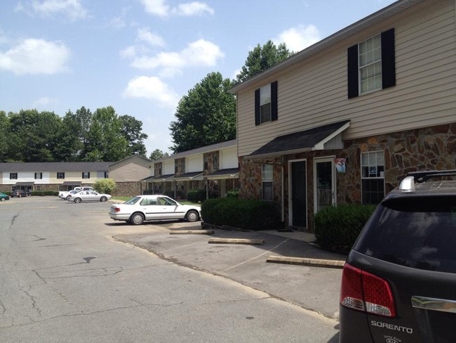 Building Photo - Meadowbrook Apartments