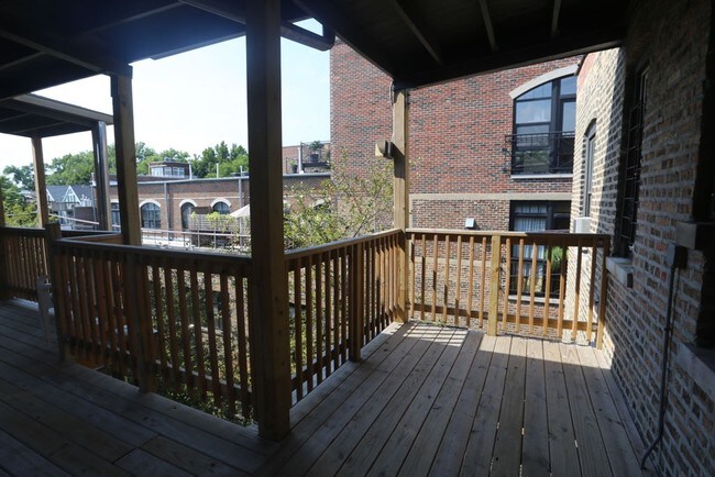 Building Photo - N. Racine