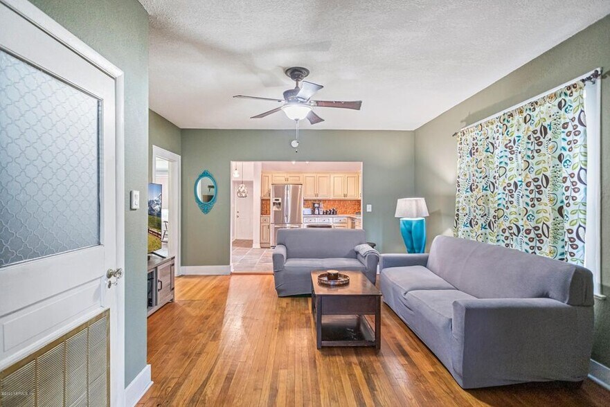 Living Room view from Entryway/Foyer - 809 Acosta Street