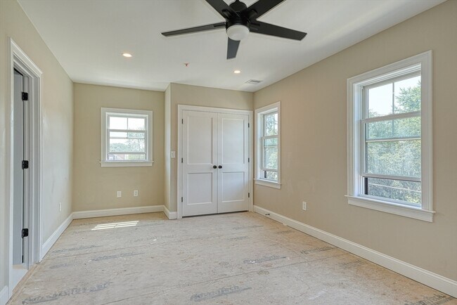 Building Photo - 369 Grant St