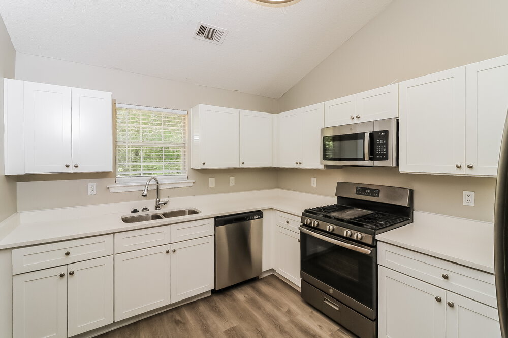 Building Photo - 706 Rosewood Cir