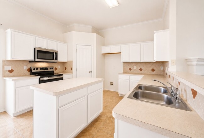 Building Photo - 1040 Castille Dr