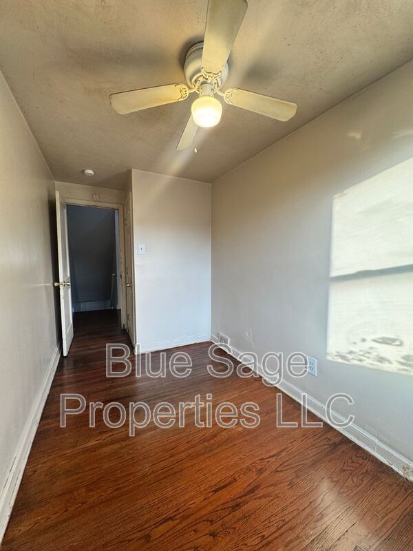 Building Photo - 545 S 4th St