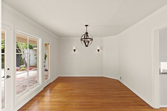 Building Photo - 7851 Hillside Dr