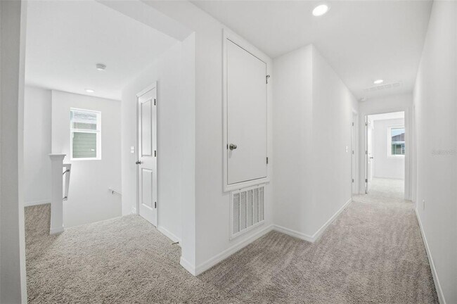 Building Photo - 37411 Roanoke River Wy