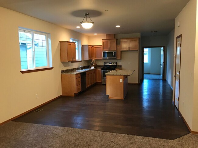 Building Photo - 715 Kodiak Ln