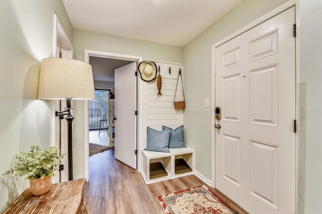 Building Photo - 11222 Hutchison Blvd