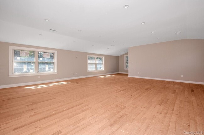 Building Photo - 58 Marion Dr