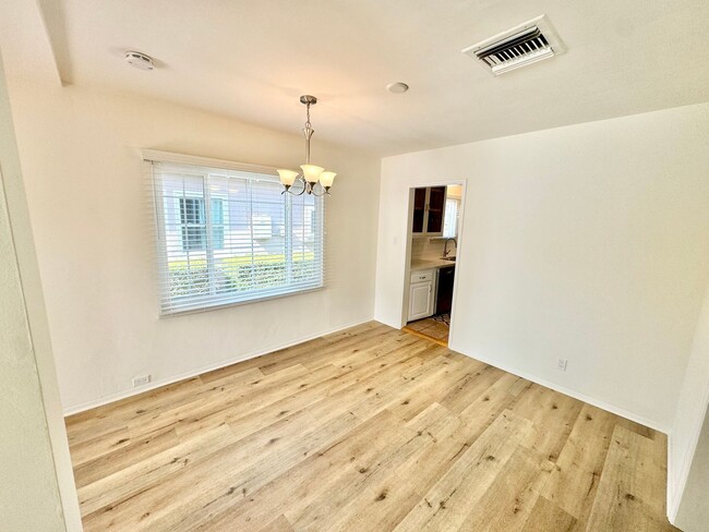 Building Photo - Charming North Hollywood Home