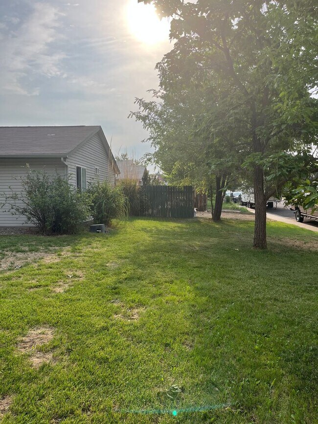 Building Photo - 3 Bed 1.5 Bath Home in Fruita