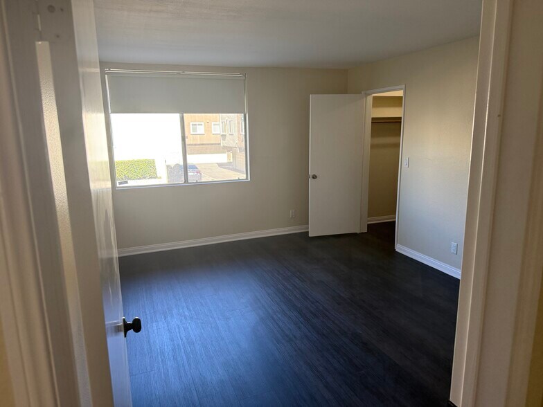 Master bedroom - 9920 Jordan Ave