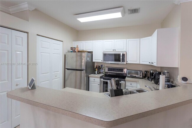 Building Photo - 4506 SW 160th Ave