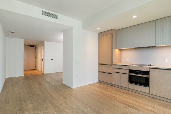 Building Photo - Luxury Studio Living at Park Ward Village #1708