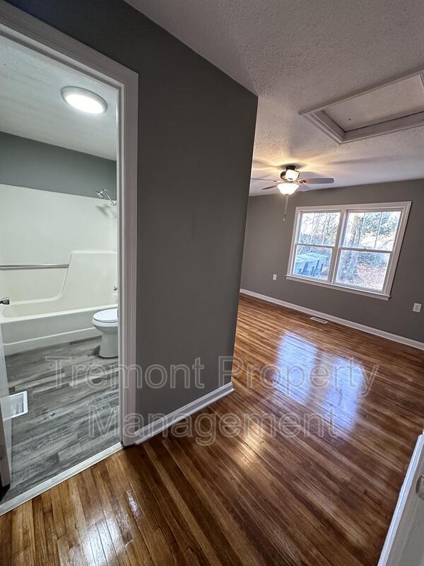 Building Photo - 4008 Lightfoot Mill Rd