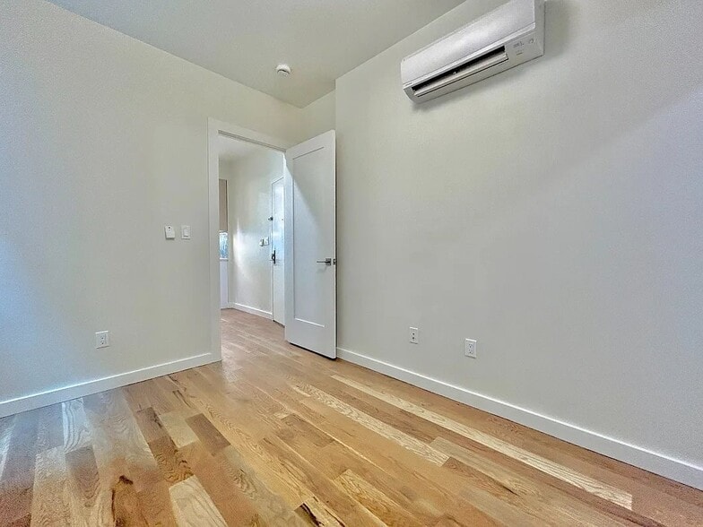 Building Photo - 524 W 134th St
