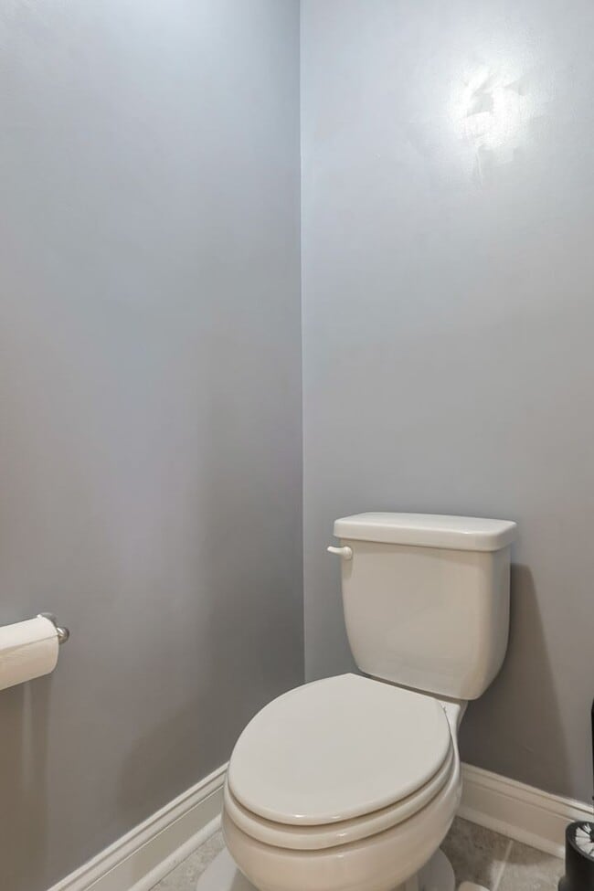Building Photo - NEW LISTING!!!!!