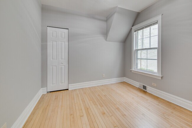 Building Photo - 6228 W Berenice Ave