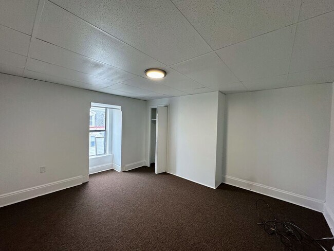 Building Photo - 28 Mt Oliver St