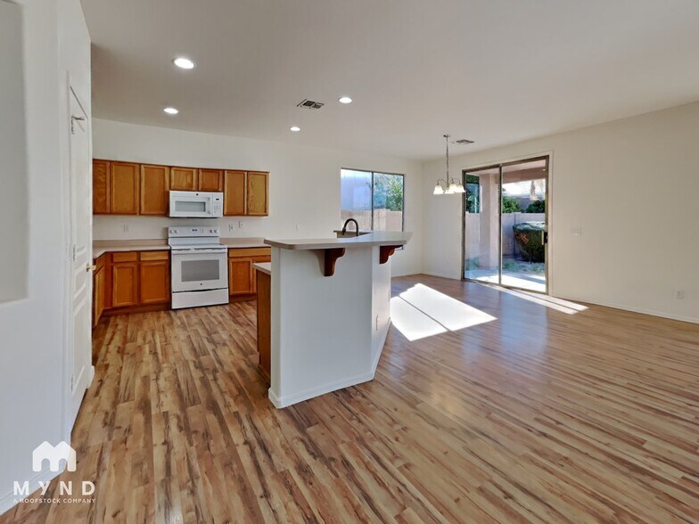 Building Photo - 13133 W Citrus Way