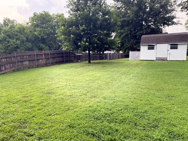 Building Photo - 3 Bedroom in Springhill ISD