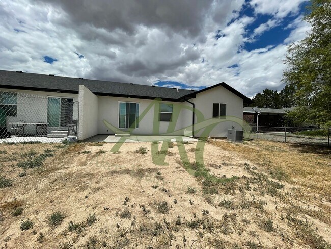 Building Photo - 968-970 S Coral Pl