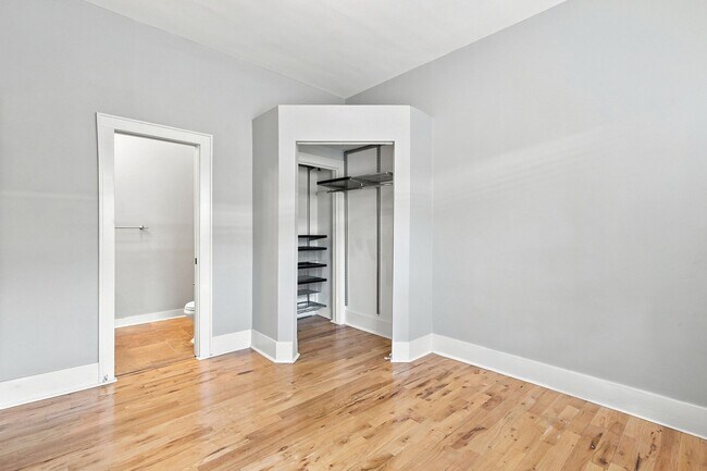 Building Photo - Charming 2-bedroom, 1-bath condo located in the heart of Denver