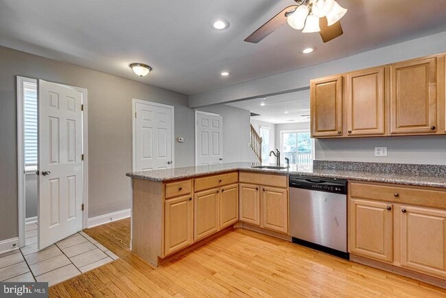 Building Photo - 1663 Hart Ct