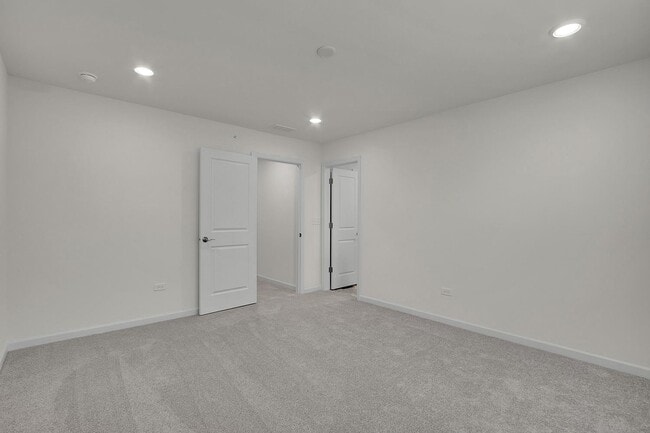 Building Photo - 6275 Sandbelt Dr