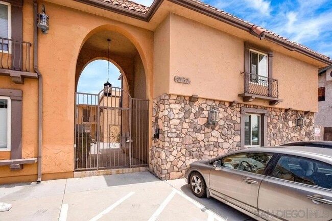 Primary Photo - 4737 34th St