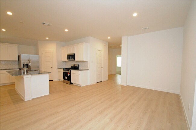 Building Photo - 1410 Island Grove Dr